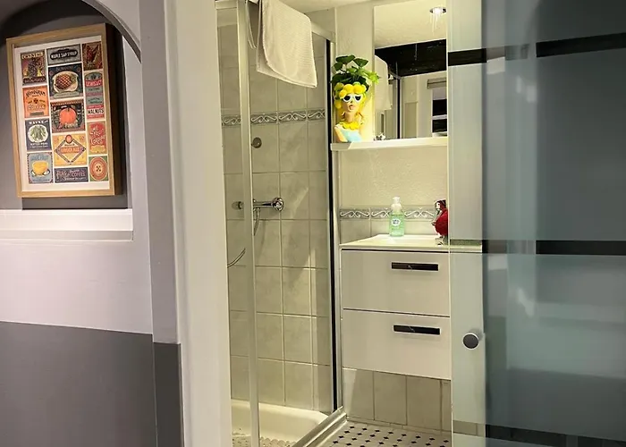 36, Etwas Andere דירה